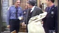 Barney Miller - Episode 17 - Uniform Days