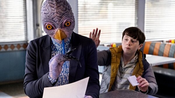 Resident Alien - S03E04 - Avian Flu