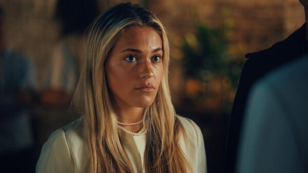 Made in Chelsea - S27E08 - Doesn't She Look Like a Tall Glass of Champagne?