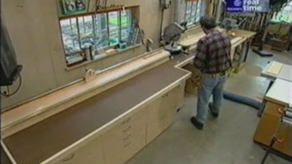 The New Yankee Workshop - S14E02 - Miter Bench and Storage (2)