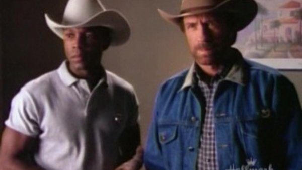Walker, Texas Ranger - S02E12 - Something in the Shadows (1)