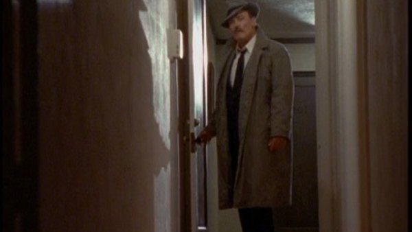 Mike Hammer, Private Eye - S01E06 - Halloween