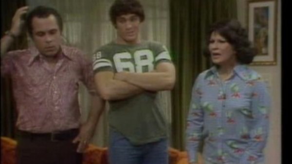 Que Pasa, USA? Season 2 Episode 1