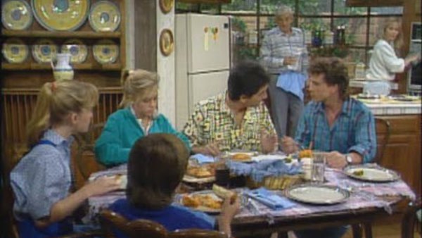 Charles in Charge - S02E07 - Buddy Comes to Dinner
