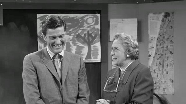 ellis-nude-cigarette-brand-that-sponsored-the-dick-van-dyke-show-porn-tiffany