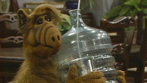 ALF - Episode 8 - Something's Wrong with Me