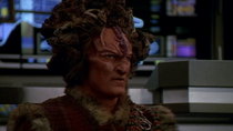 Star Trek: Voyager - Episode 26 - Basics (1)
