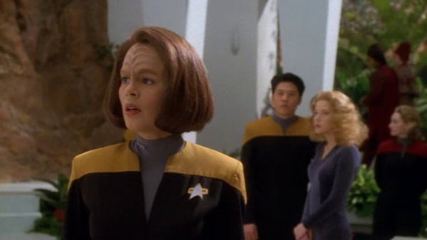 Star Trek: Voyager - S03E24 - Displaced