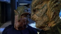 Star Trek: Voyager - Episode 23 - Distant Origin