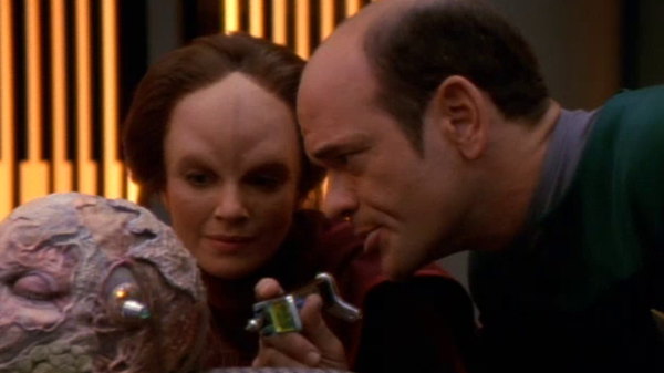 Star Trek: Voyager - S02E19 - Lifesigns
