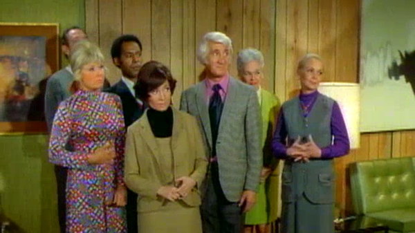 The Doris Day Show - S04E19 - Who's Got the Trenchcoat?