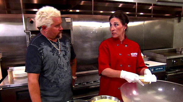 Diners, Drive-ins and Dives - S15E04 - Surf 'N' Turf Jackpot