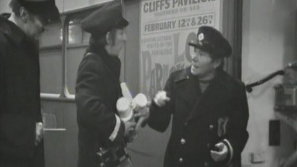 On the Buses - S01E01 - The Early Shift