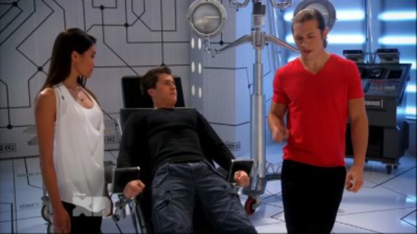 Lab Rats - S04E14 - Bionic Action Hero (2)