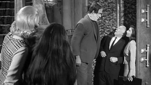 The Munsters - S02E32 - A Visit from the Teacher