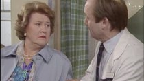 Keeping Up Appearances - Episode 1 - Daddy's Accident