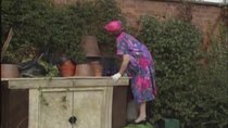 Keeping Up Appearances - Episode 4 - The Charity Shop