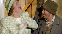 Keeping Up Appearances - Episode 2 - Country Retreat