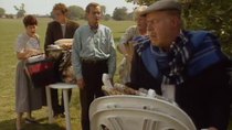 Keeping Up Appearances - Episode 4 - A Riverside Picnic