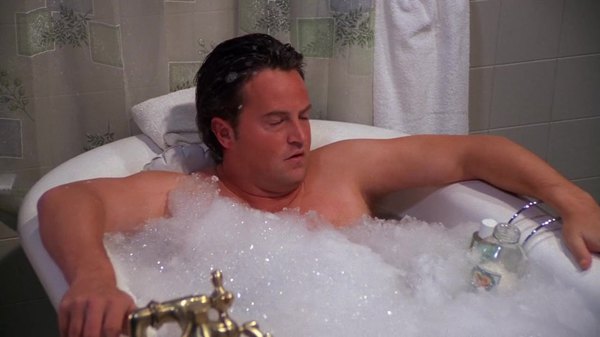 Friends - S08E13 - The One Where Chandler Takes a Bath