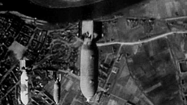 The World at War - S01E12 - Whirlwind: Bombing Germany (September 1939 - April 1944)