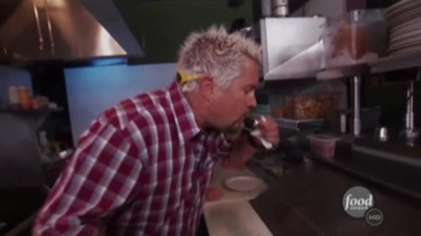 Diners, Drive-ins and Dives - S11E04 - Quirky Classics