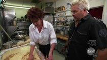 Diners, Drive-ins and Dives - Episode 7 - Favorites With A Twist