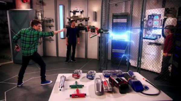 Lab Rats: Elite Force - S01E04 - The Superhero Code