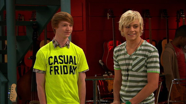 what season and episode does austin and ally start dating