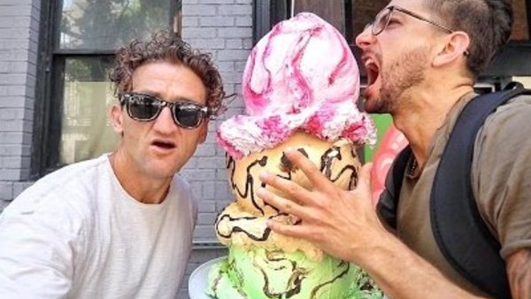 Casey Neistat Vlog - S2016E220 - WORLD'S LARGEST ICE CREAM SUNDAE