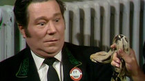 On the Buses - Episode 6 - The Snake