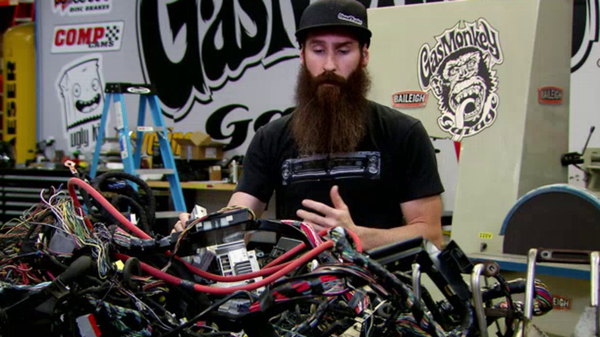 Fast N' Loud - S10E01 - Step Vanning into a New Era