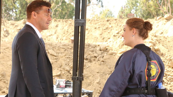 Bones - S12E03 - The New Tricks in the Old Dogs