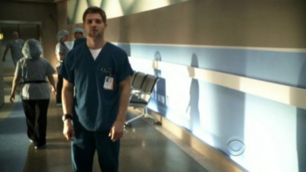 Miami Medical - S01E07 - Man On the Road