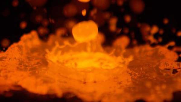 The Slow Mo Guys - S2017E06 - 1200°C Molten Copper in Slow Motion