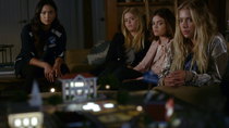 Pretty Little Liars - Episode 11 - Playtime