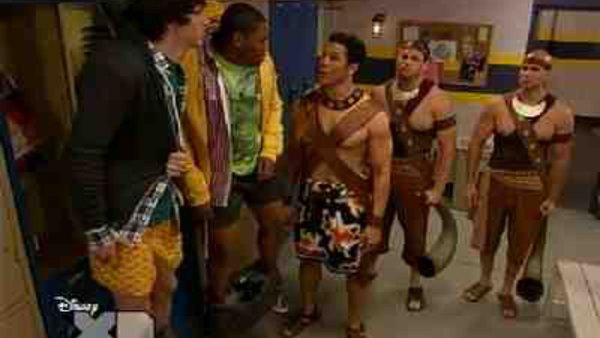 Pair of Kings - S01E01 - Return of the Kings (1)