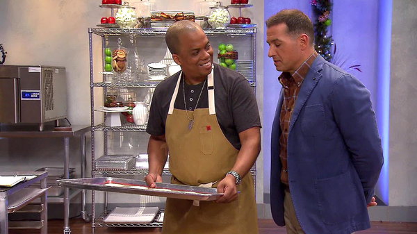 Holiday Baking Championship Season 1 Episode 1