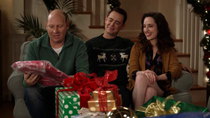 Life in Pieces - Episode 11 - College Stealing Santa Caroling