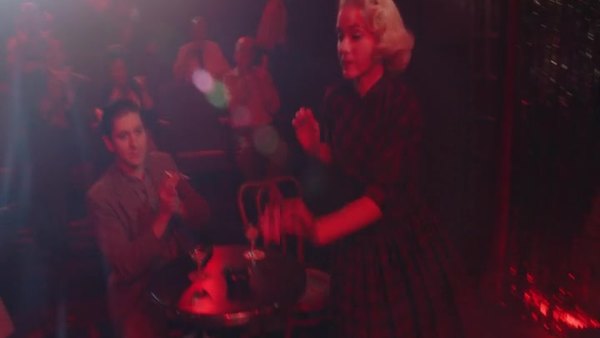 The Marvelous Mrs. Maisel Season 1 Episode 1