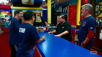 Comic Book Men - Episode 8 - The Canine Crusaders