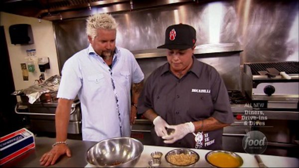 Diners, Drive-ins and Dives - S18E06 - Sammies and Stew