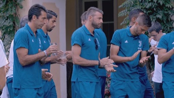 First Team: Juventus - S01E01