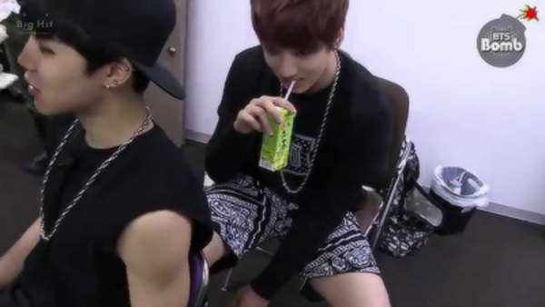 BANGTAN BOMB - S2014E59 - You're a holiday , such a holiday~ (Bee Gees - Holiday)