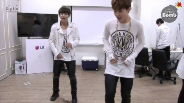 BANGTAN BOMB - S2015E17 - it's tricky is title! BTS, here we go! (by Run–D.M.C.)