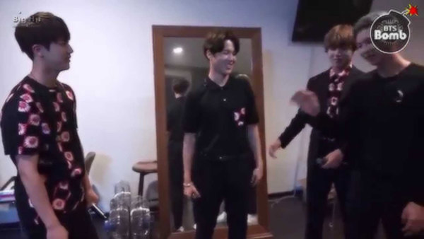 BANGTAN BOMB - S2015E60 - who is the wave Dance king of BTS?