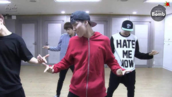 BANGTAN BOMB - S2014E23 - when BTS was practicing the showcase