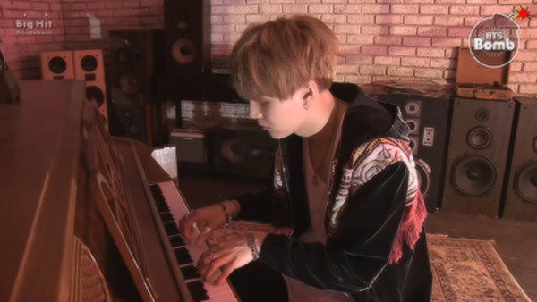 BANGTAN BOMB - S2016E85 - 'WINGS' Short Film Special - First Love (SUGA's Playing the piano)