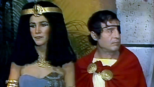 El Chapulín - S07E15 - La que nace pa’ Cleopatra no pasa de Julio César