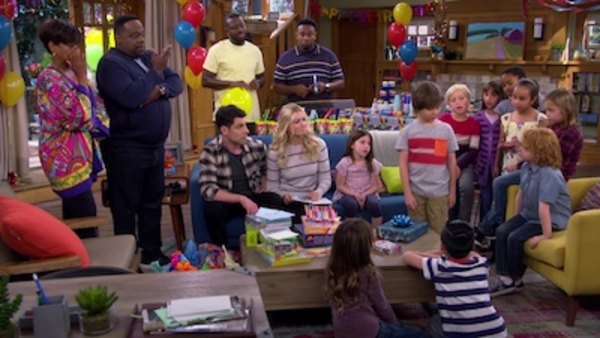 The Neighborhood - S01E12 - Welcome to Grover's Birthday